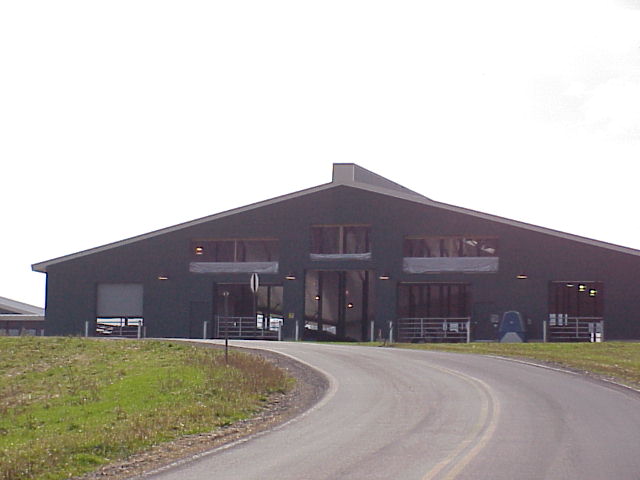 Free-stall Barn (November 2001)
